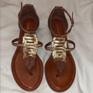 Gianni Bini brown, gold flats size 9